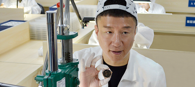 孫紅雷蒞臨雷諾表深圳總部直播，開啟圓夢(mèng)之旅